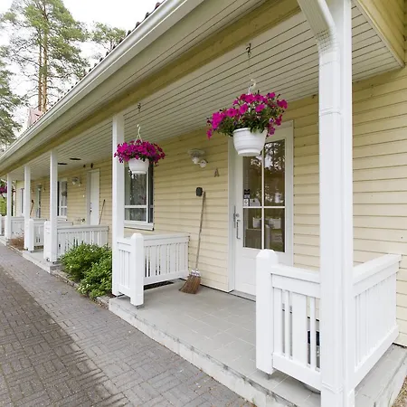 Kitinrivi Bed & Breakfast *